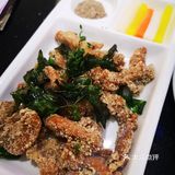 中午就餐人不多，环境不错 喜欢台式盐酥鸡