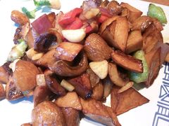 -云海肴·汽锅鸡·云南菜(天山百盛优客店)