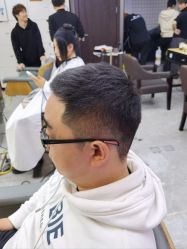 -藤野造型烫发染发