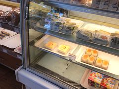 面包甜点陈列柜-一鸣真鲜奶吧(汇金店)