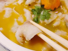 特色酸汤鱼片-褚记北京烤鸭(广州路店)