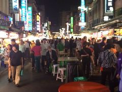 -六合夜市