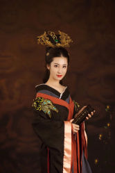 -盘子女人坊古装写真摄影(厦门总店)