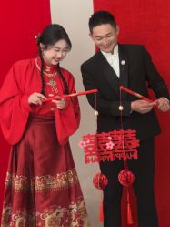 -雪中彩影婚纱摄影·微光艺术中心