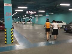 -欧尚超市苏州店停车场(金鸡湖路店)
