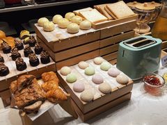 -深圳龙华大浪商业中心亚朵X酒店