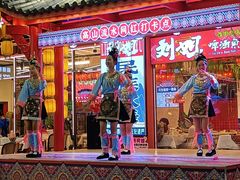 -刘姐啤酒鱼民族演艺餐厅(西街总店)