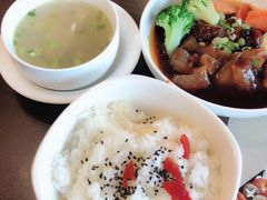 -康师傅私房牛肉面(马泉营奥莱店)