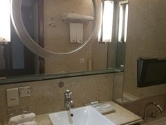 客房卫生间-普陀山祥生大酒店