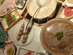 -尚尚仙·酸汤猪手·猪肚鸡火锅(华联万柳购物中心店)