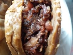 烧饼夹烧牛羊肉-老爆肚满五香烧牛羊肉