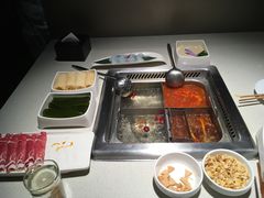 -海底捞火锅鲜切牛肉主题店(长寿路店)