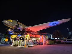 -席娜卡琳火车铁道夜市