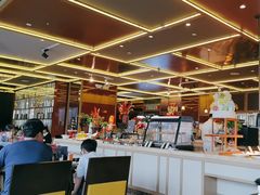 -大中华希尔顿酒店-念自助餐·嗨啤·小龙虾
