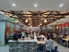 -凤凰路何眼镜香辣蟹(花果园店)
