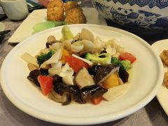 炒八珍菌-山外山菜馆(玉泉路店)