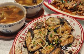 Red-Label Steamed Eel with Dry Seasoning