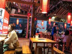 大堂-野山舂·贵州现舂酸汤火锅(鸿通城店)