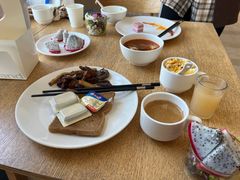 -西安大雁塔科技大学地铁站亚朵酒店