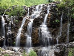 -大平台龙居瀑布旅游区