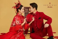 -雪中彩影婚纱摄影·微光艺术中心