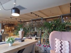 -新华里咖啡书吧(新华书店小寨店)