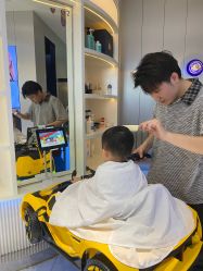 -PE SALON