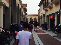 -佛罗伦萨小镇广佛名品奥特莱斯(疏港路店)