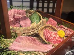 -山川小町·极番烧肉(新地假日广场店)