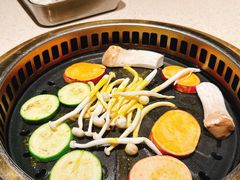 -蚂蚁洞·烤肉大营地(上海静安大悦城店)