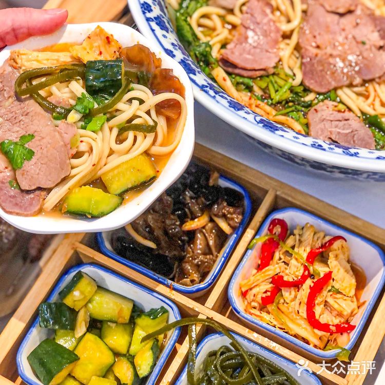 快带你脸大的闺蜜去吃🍜 绝对显脸小哈哈