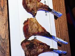 苏尼特金质烤羊排-三个蒙古大叔羊肉串(大宁店)