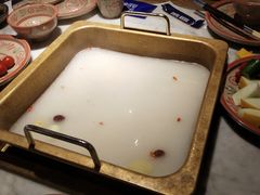 -尚尚仙·酸汤猪手·猪肚鸡火锅(华联万柳购物中心店)