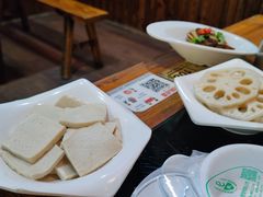 -三里屯土灶炖公鸡地锅鸡(江东店)