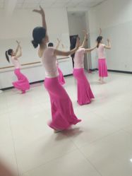 -艺佳舞蹈培训学校