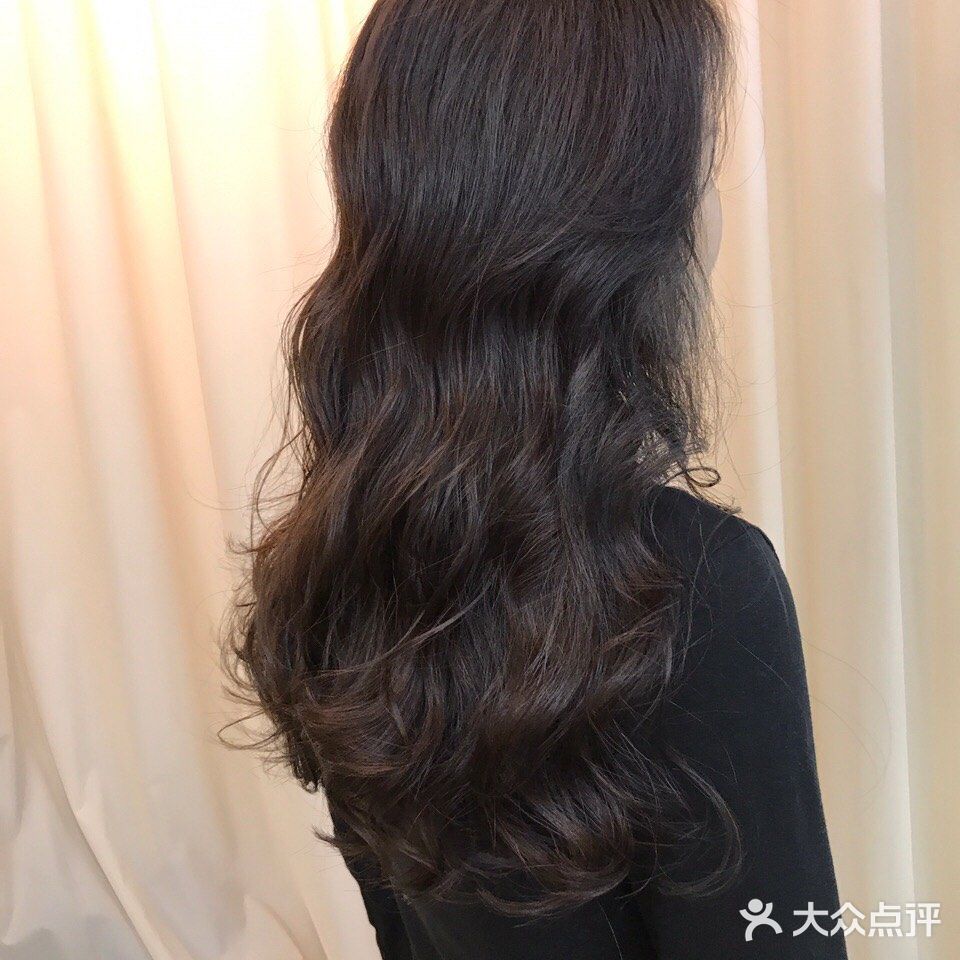一款今年超级火爆的发型