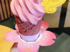 樱花小红莓华夫筒-麦当劳(天兴罗斯福店)