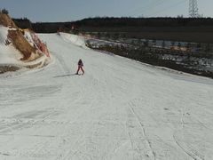 -采薇庄园四季滑雪场
