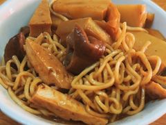 -松树干拌面店