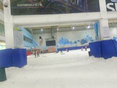 -乔波室内滑雪场