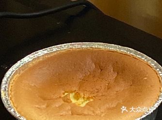 打发到立筷子不倒,在把蛋黄的面糊和蛋白搅拌一起