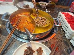 -来龍儿鲜切牛肉自助老火锅