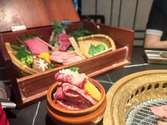 -山川小町·极番烧肉(新地假日广场店)