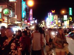 -六合夜市
