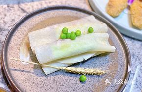 Thin Pancake with Soy Sauce Pork