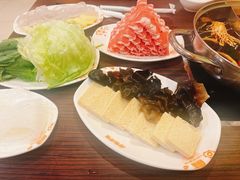 -呷哺呷哺(世贸.工三店)