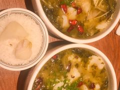 -渝是乎酸菜鱼(龙旗购物中心店)