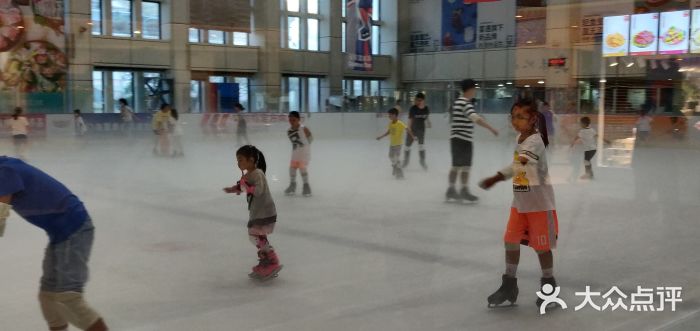 冠军冰场CHAMPION RINK(中华城店)图片