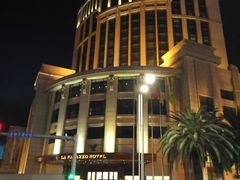 -茂名熹龙国际大酒店(人民广场高铁站店)