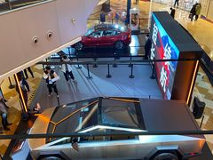 -TESLA 特斯拉(上海太古汇体验店)